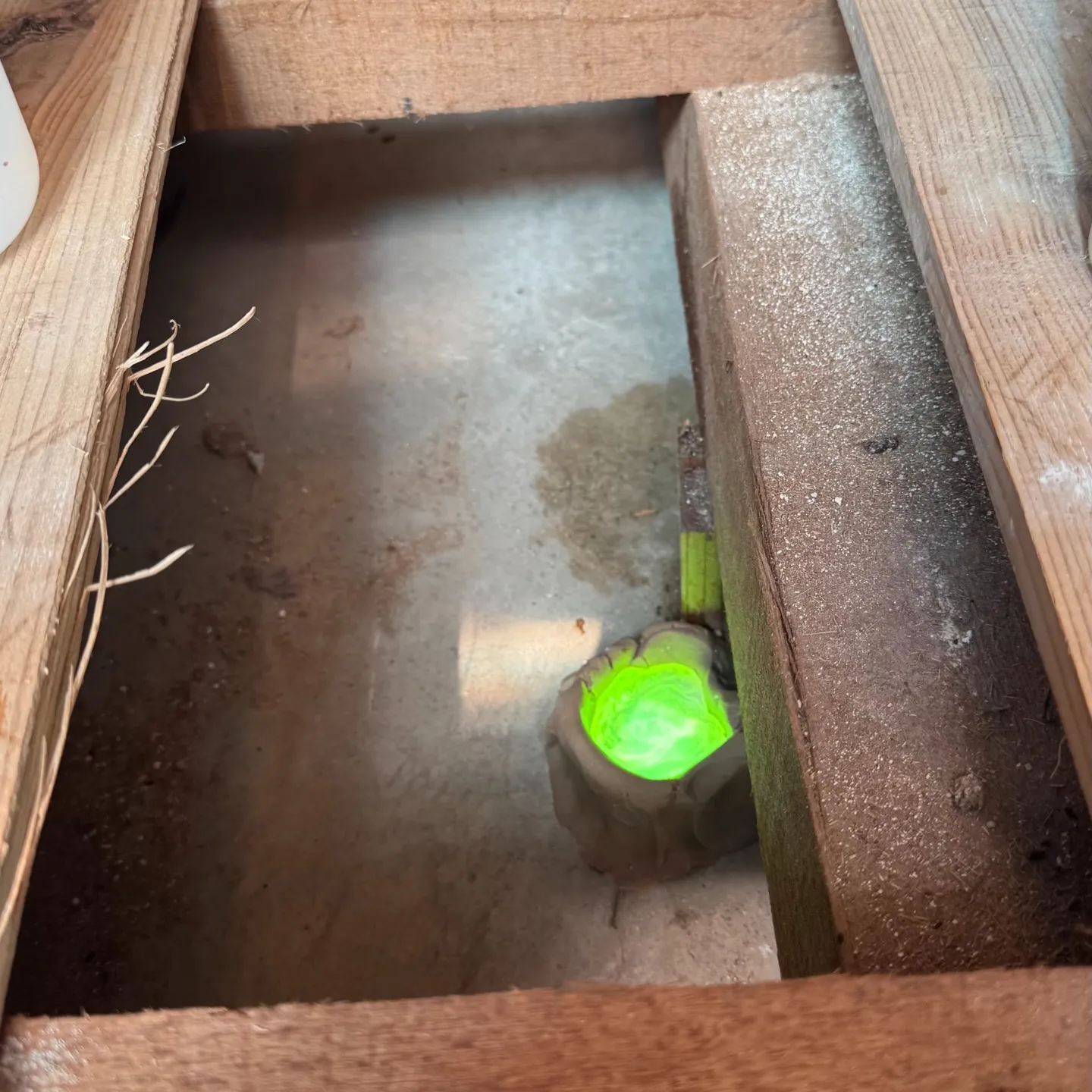 那覇市長田にあるアパートで雨漏りの調査を行いました。